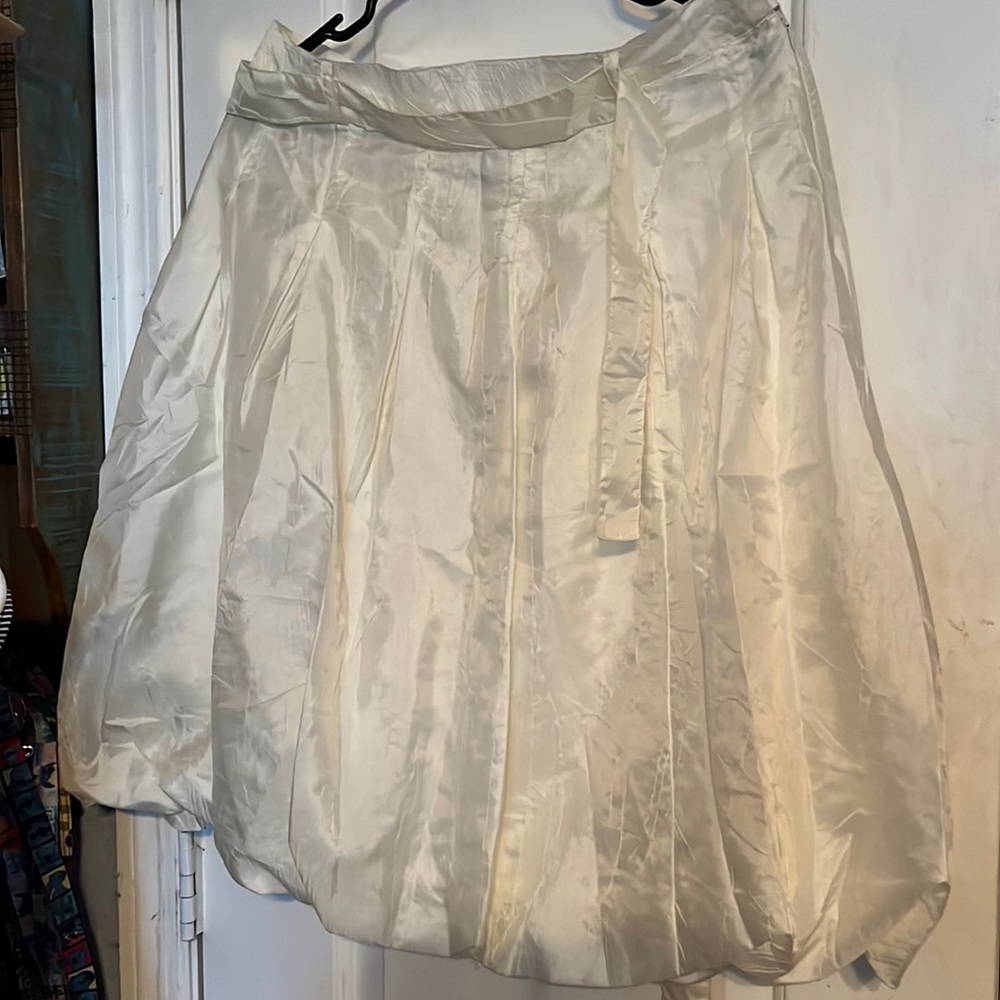Metro7 size 8 cream colored bubble skirt NWOT